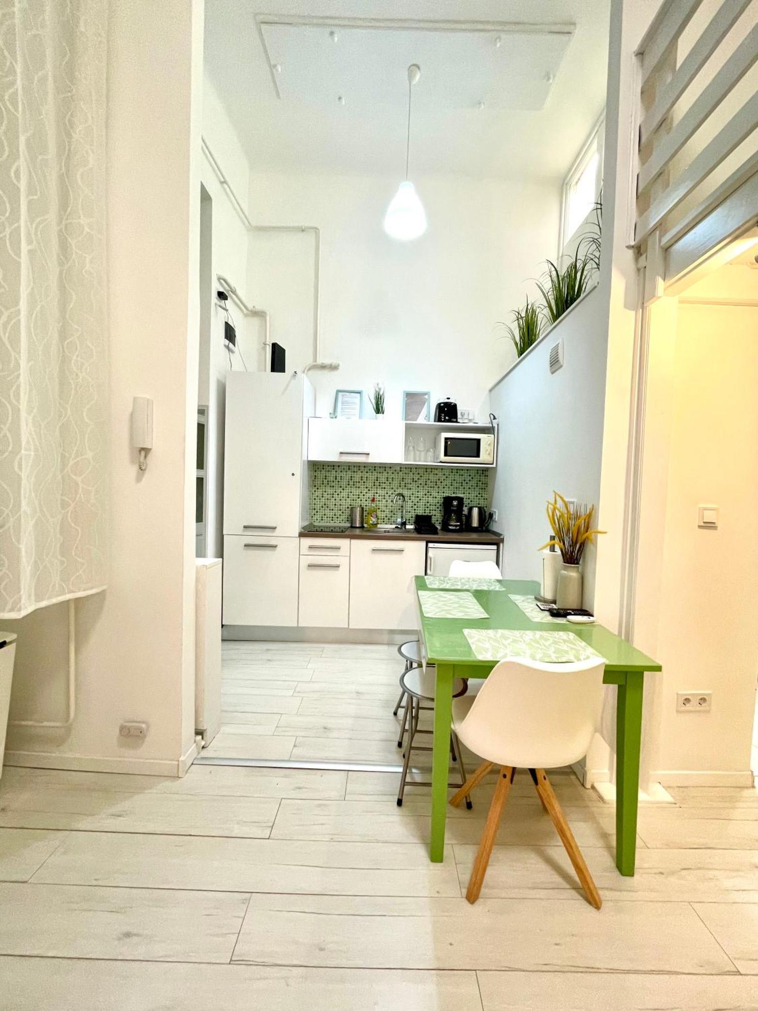 Teresian Apartment Near The Andrassy Street Free Air Conditioner Free Coffee Budapesta Exterior foto