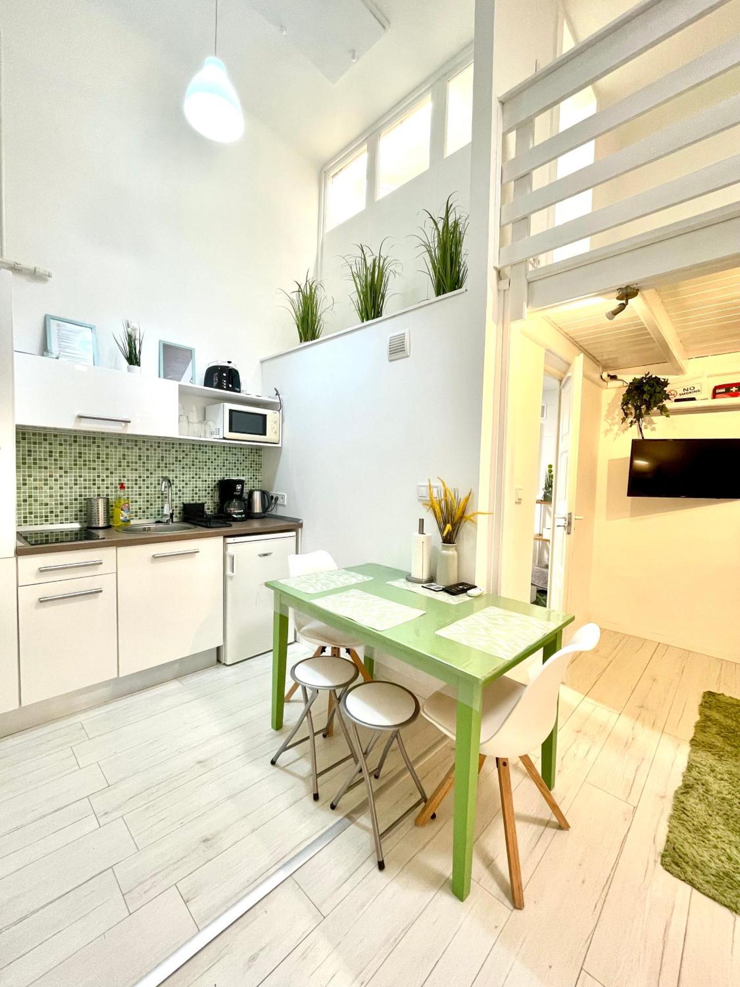 Teresian Apartment Near The Andrassy Street Free Air Conditioner Free Coffee Budapesta Exterior foto