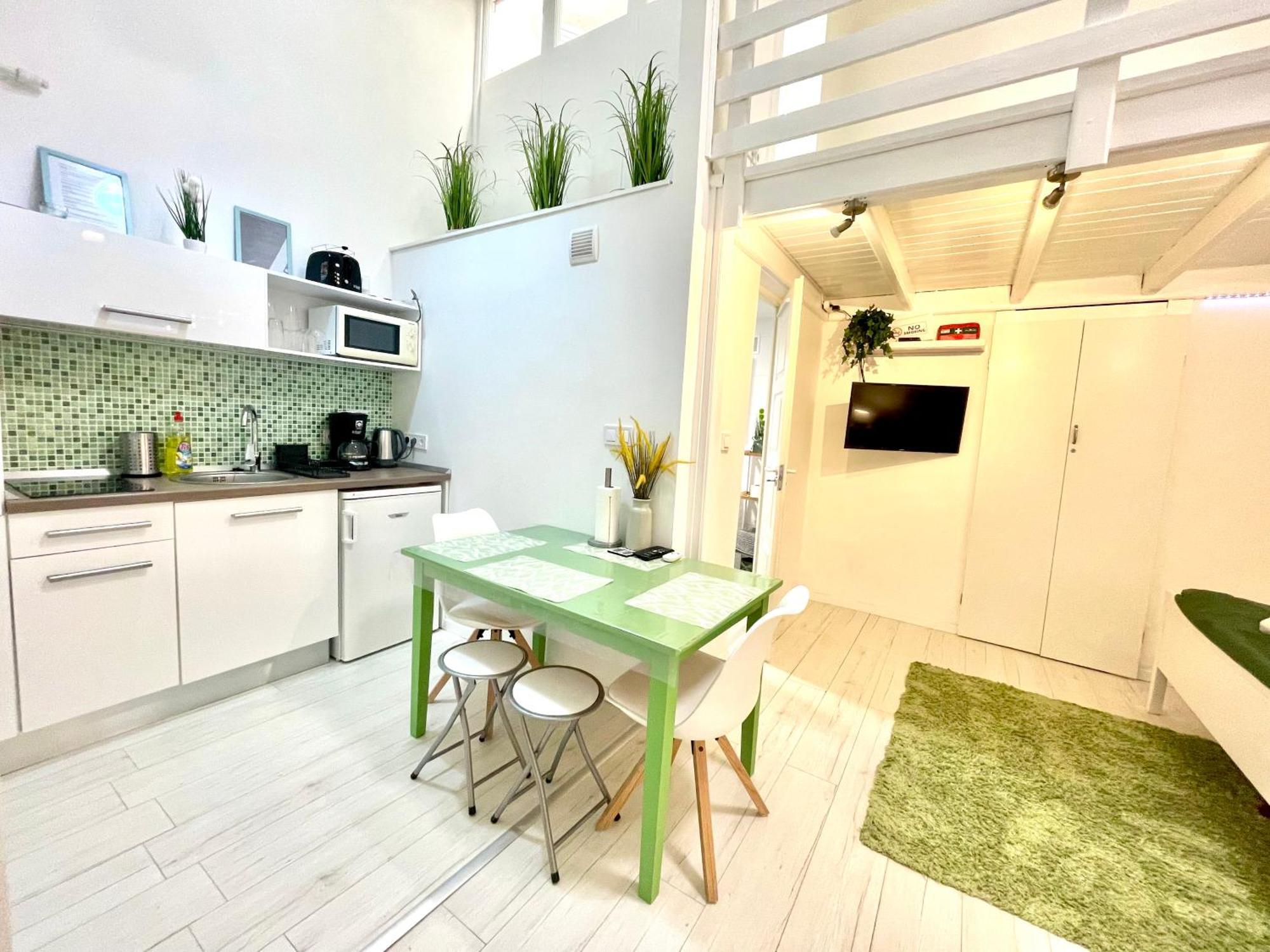 Teresian Apartment Near The Andrassy Street Free Air Conditioner Free Coffee Budapesta Exterior foto